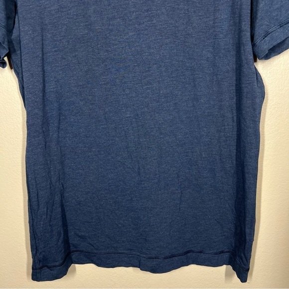 Lululemon Mens Blue Short Sleeve Workout Tee - Picture 3 of 6